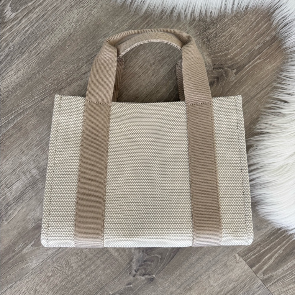 🍋 Lululemon Two-Tone Canvas Mini Tote Bag 4.5L- Mojave Tan/Light Ivory - Picture 3 of 12